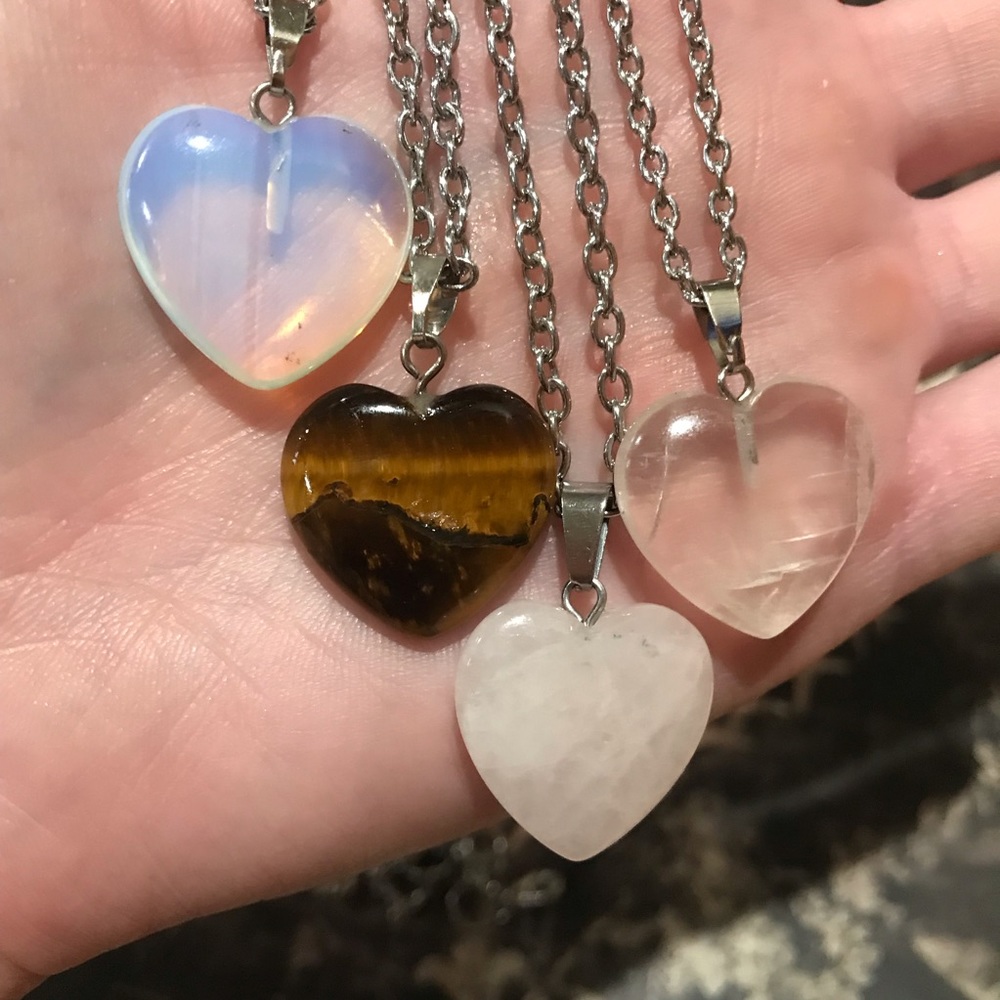 ✨Semi-Precious Gemstone Heart Pendant Necklace✨
